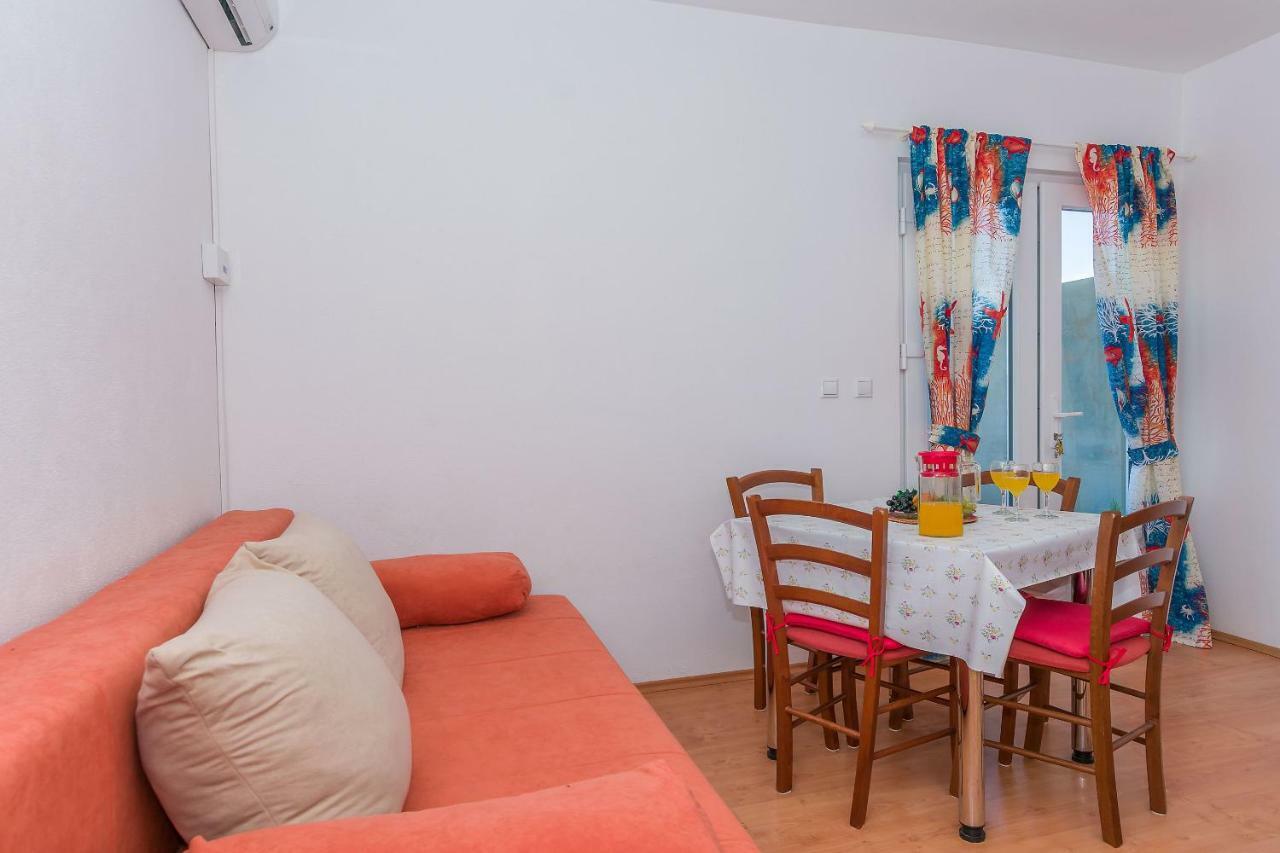 Apartments Kristina Omiš Esterno foto