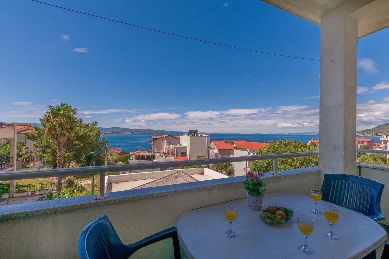 Apartments Kristina Omiš Esterno foto